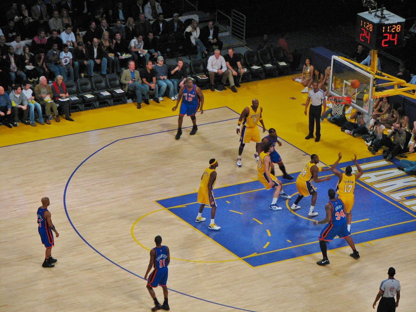 New York Knicks at Los Angeles Lakers game, 2007, Los Angeles