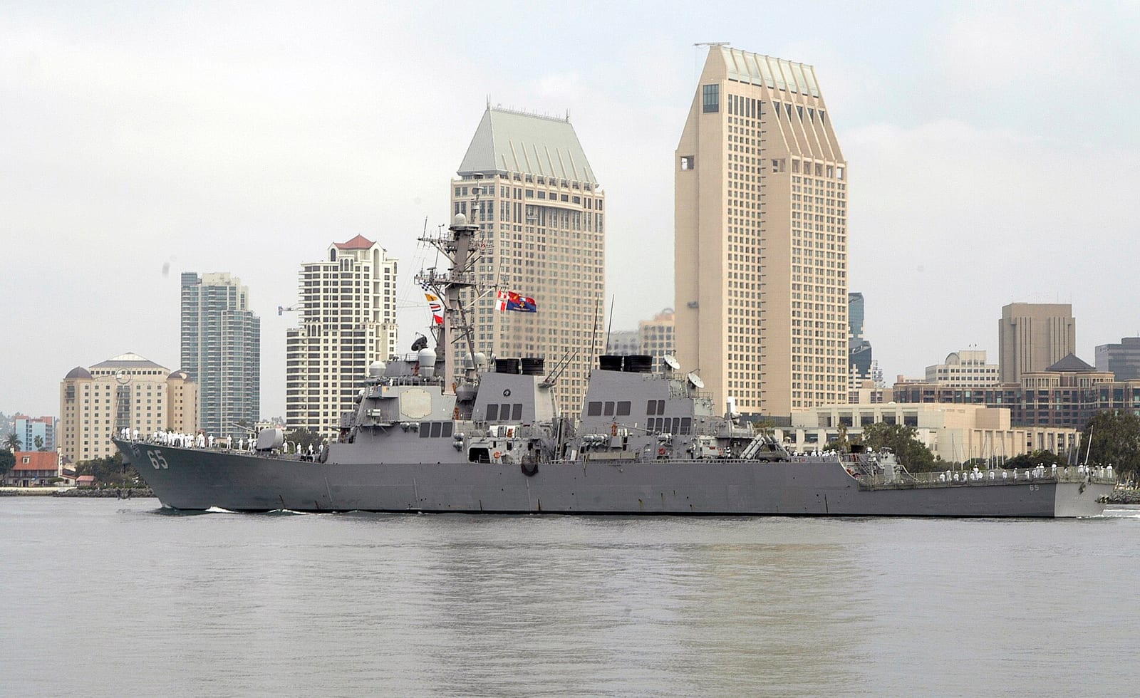 USS Benfold (DDG 65) sails past downtown San Diego, Sept. 13, 2006, 2006, San Diego