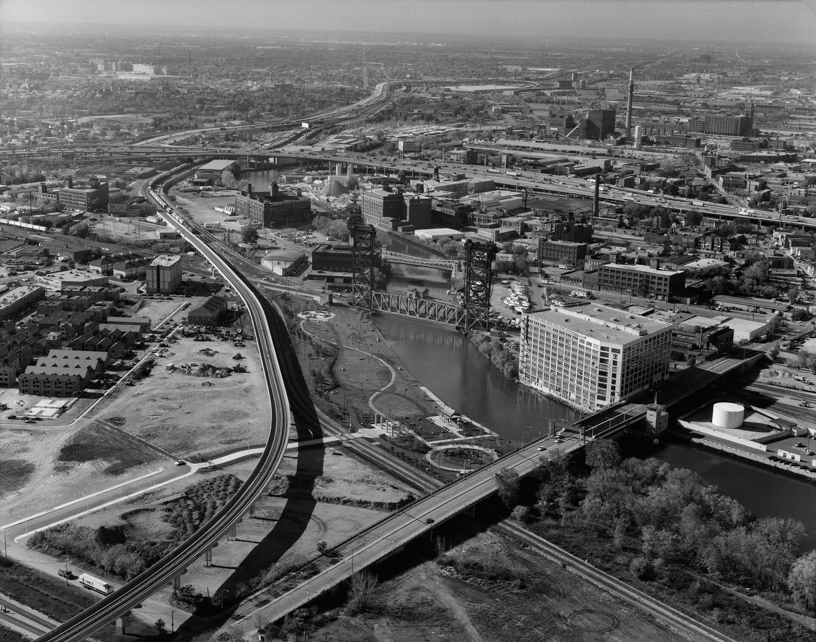Canal street bridge ping tom park, 1999, Chicago