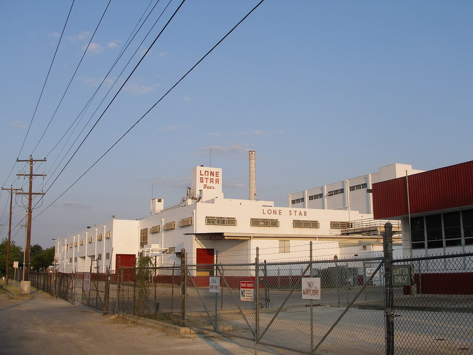 The second brewery used by Lone Star. Brewery is located at 600 Lone Star Boulevard in San Antonio, Texas. Picture taken 29 June 2006., 2006, San Antonio